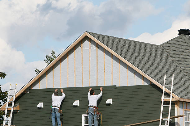 Professional Emergency Siding Repair technician working in Pleasantville, NY